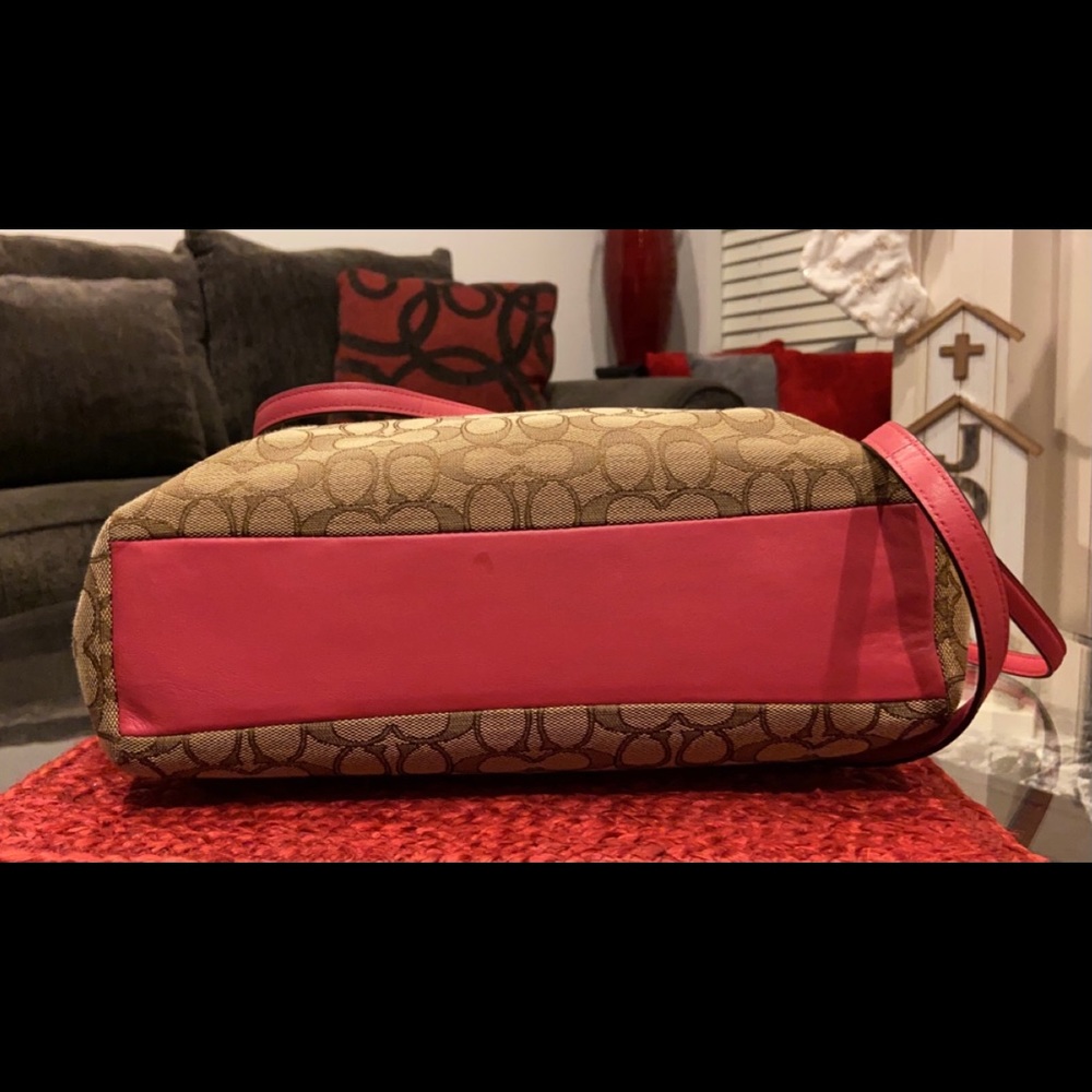 Coach purse - Picture 3 of 7